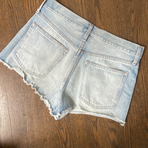 Womans light Denim Jean Shorts Size 28 - Picture 3 of 4
